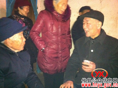 攸县石羊塘喜逢首位百岁老人 县老龄委罗桂文上门祝寿