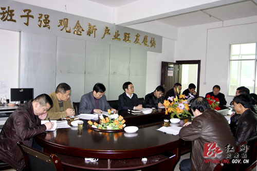 县委书记率先开展＂三兴三治、四联四促＂活动