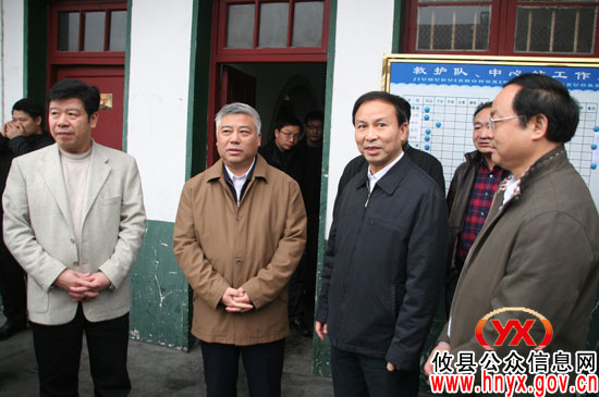 副省长盛茂林冒雨深入攸县矿区视察安全生产工作