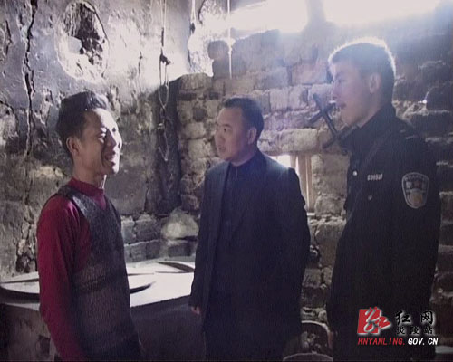 【政法进万家】干警群众零距离 和谐春风进万家