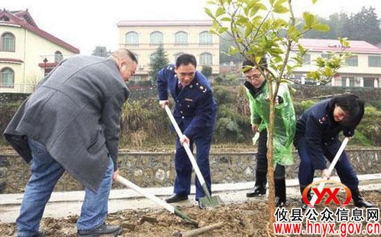 【结对共建】攸县工商局组织机关干部到湖南坳乡排山村植树