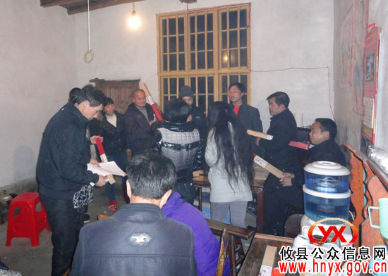 攸县柏市镇中洲村联合结对共建单位开展“城乡同治”规劝工作