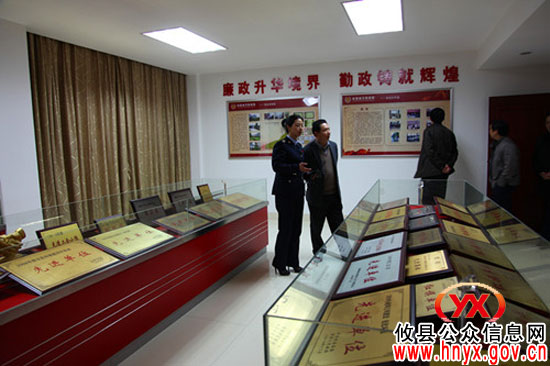 省地税局副局长周巧艺到攸县调研指导地税工作
