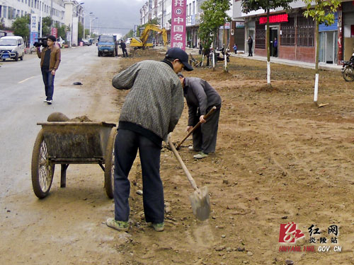十都镇启动桃源大道改造工程 加快项目建设步伐