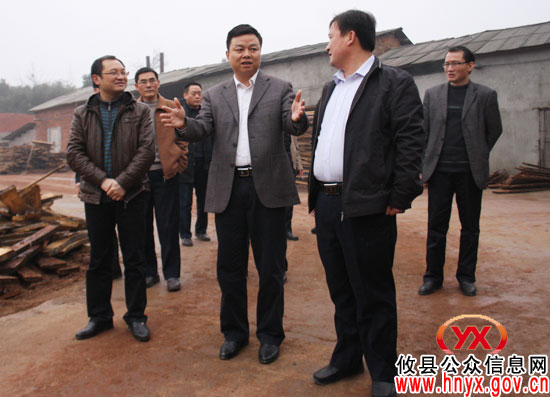 胡湘之在坪阳庙乡视察工作时强调：粮食生产是重中之重