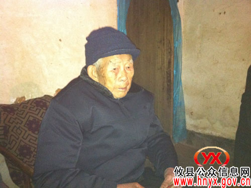 攸县石羊塘喜逢首位百岁老人 县老龄委罗桂文上门祝寿
