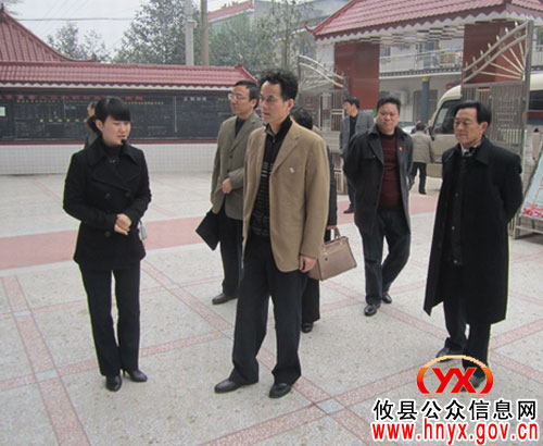 省委宣传部副部长李湘舟深入新市镇新联村调研基层文化建设