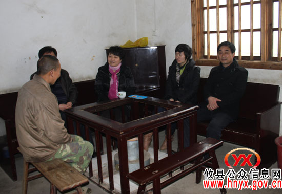 谈湘旭一行到柏市镇指导“结对共建”工作