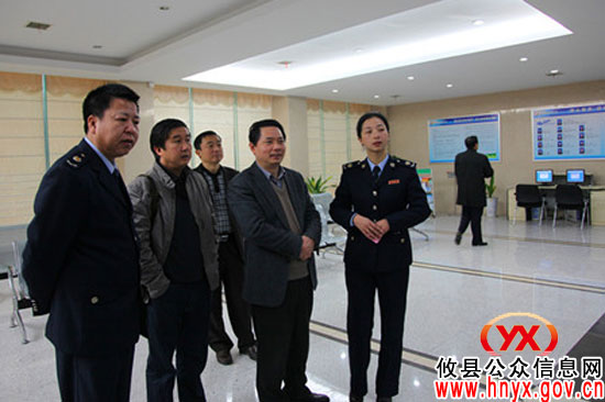 省地税局副局长周巧艺到攸县调研指导地税工作