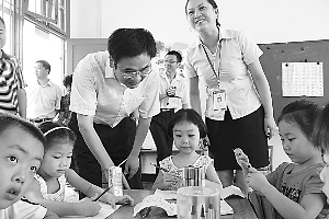 《中国教育报》：均衡教育在炎陵