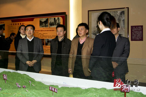 省财政厅农业处与中村乡心田村开展＂支部共建＂活动