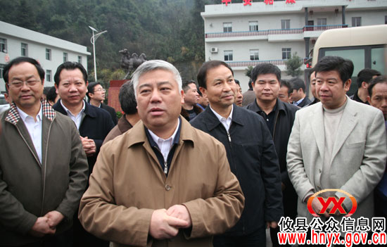副省长盛茂林冒雨深入攸县矿区视察安全生产工作