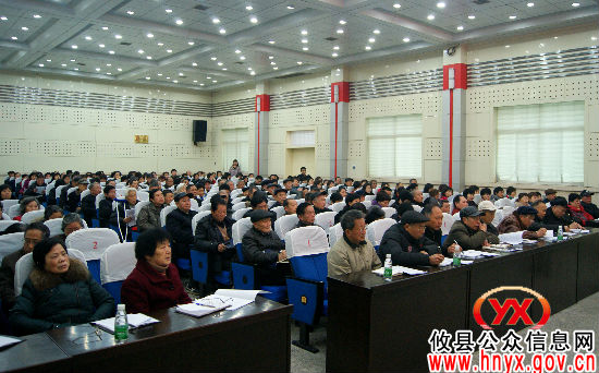 胡湘之应邀为攸县老年大学300名学员讲授县域经济