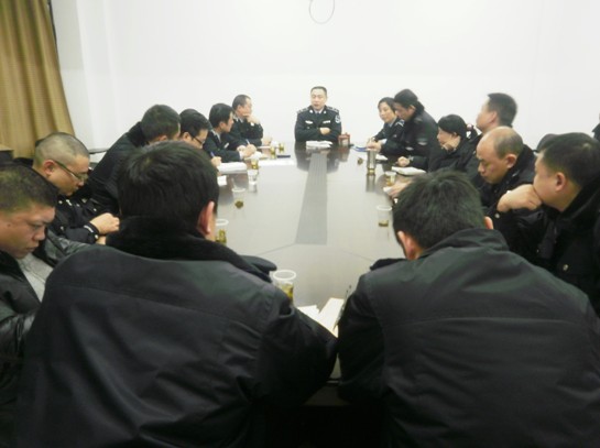 芦淞区城管大队学习全市城市管理工作会议精神