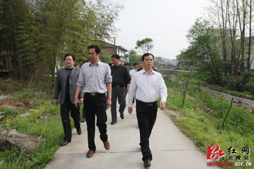 刘正平：高档次统筹规划 努力打造高品质城市