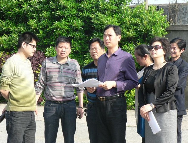 芦淞区区长王建勇一行赴三乡农村学校现场调研