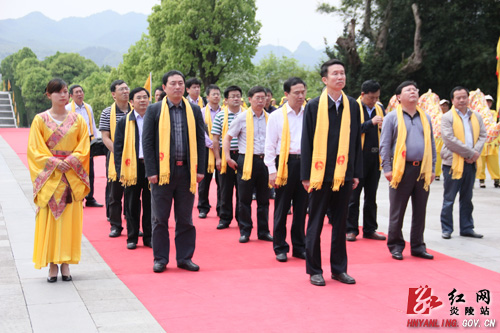 中共广东省佛山市委副书记、市长刘悦伦一行来炎祭祀始祖炎帝