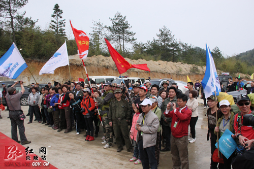 炎陵杜鹃花怒放 天下＂驴友＂慕名来