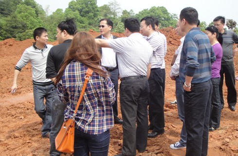 区委常委、常务副区长刘海宾前往株董路安置小区项目施工现场进行工作指导