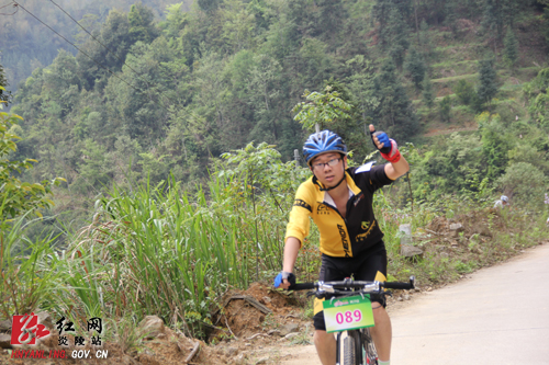 百名骑手挑战自我，炎陵选手进入十强