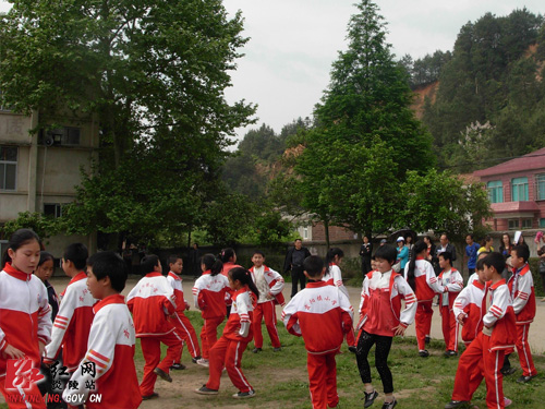 课改为桥 新疆一学校考察团不远千里来炎学习取经