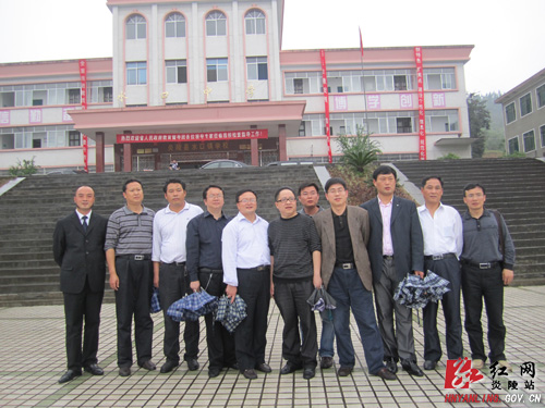 株洲县派考察团来炎陵考察学习均衡教育发展经验