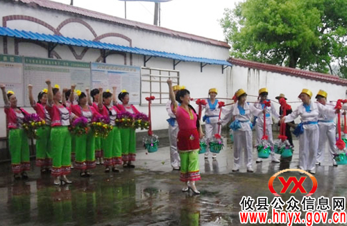 迎五&middot;一：攸县老年大学艺体团到槚山乡开展慰问演出活动