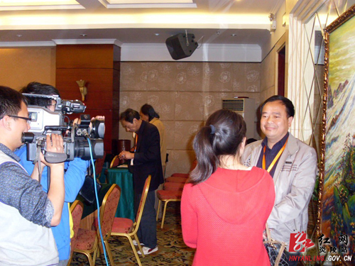 朱建军在中国诗词楹联名家庐山采风笔会上获＂最佳创作奖＂