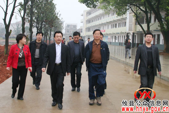 省教育督导评估考核组到攸县一中等学校进行考核