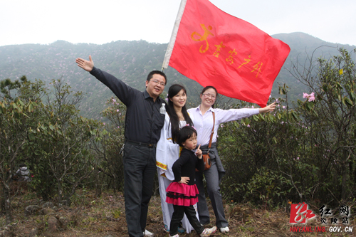 炎陵杜鹃花怒放 天下＂驴友＂慕名来