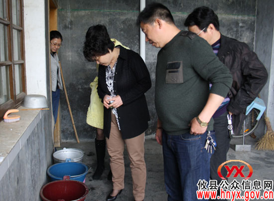 谈湘旭一行到柏市镇督查并组、“城乡同治”等工作