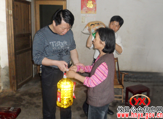 【结对共建】攸县卫生局赴新市镇协塘村“送温暖”