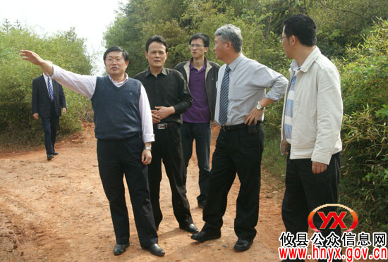 攸县旅台同胞彭介诚一行回乡考察LED投资环境
