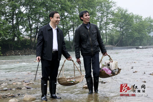 市委书记陈君文在炎陵考察调研