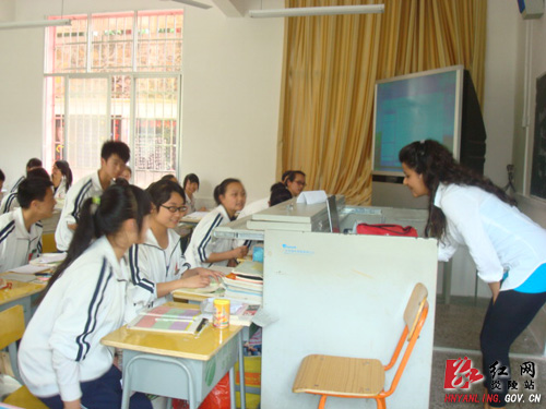 炎陵一中邀请外籍教师来校进行外语教学交流活动