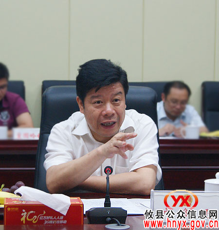 市人大常委会副主任王建敏来攸县调研镇(乡)、村规划建设情况