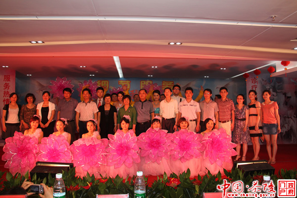 县人民医院举行庆“5•12”护士节文艺晚会