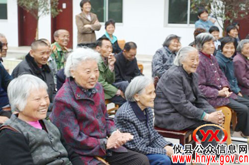 攸县“文化下基层 ” 文艺之花绽放乡镇敬老院