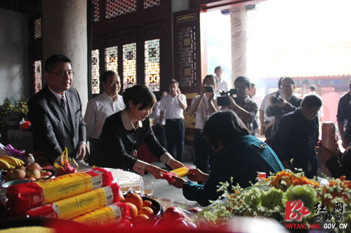 壬辰龙年海峡两岸纪念炎帝神农千秋圣诞大典今在炎帝陵举行