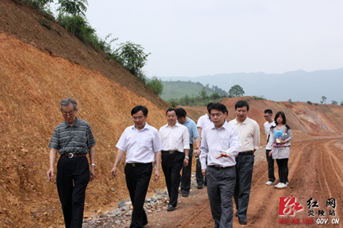 国内著名建设、旅游专家团为炎帝陵景区规划建设“问诊把脉”