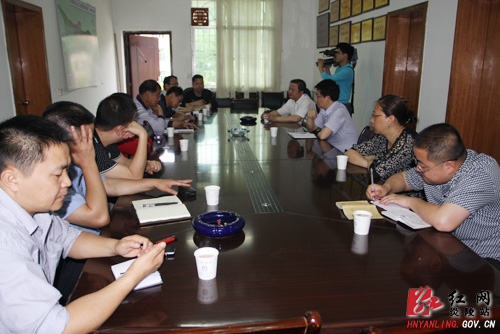 县多部门领导深入企业车间 为长宇炭素发展建言献策