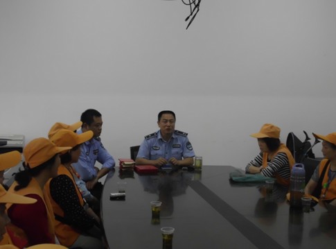 芦淞区城市管理行政执法大队召开市容环卫监督员总结大会