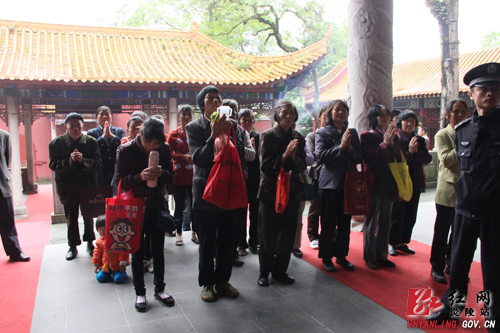 壬辰龙年海峡两岸纪念炎帝神农千秋圣诞大典今在炎帝陵举行