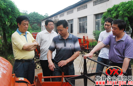 省知识产权局副局长邹民生考察攸县知识产权工作