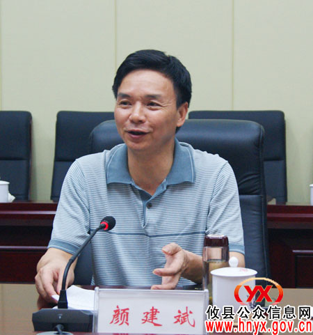 市人大常委会副主任王建敏来攸县调研镇(乡)、村规划建设情况