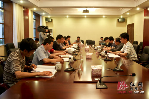 市乡镇农业技术推广服务机构改革工作检查组来炎检查