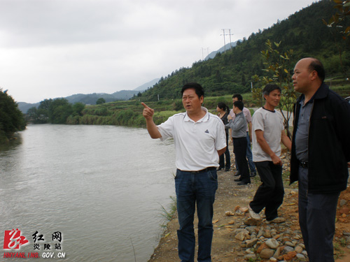 县人大领导到水口镇开展《水法》综合执法检查
