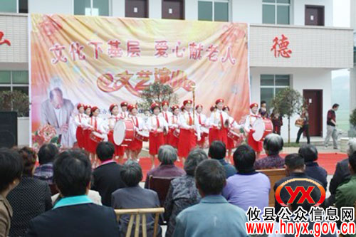 攸县“文化下基层 ” 文艺之花绽放乡镇敬老院