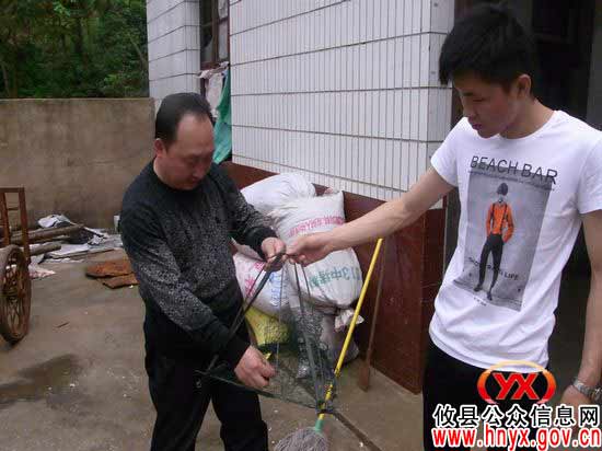 攸县林业局依法整治诱捕野生鸟类行为