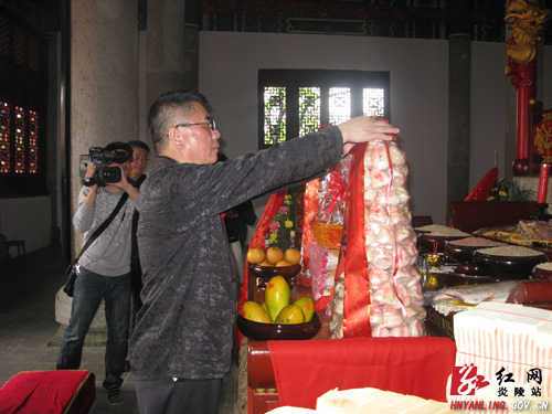 东莞台商子弟校组团向炎帝祝寿
